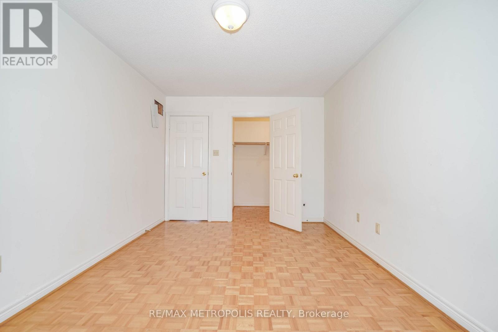 2 SCHOONER COURT - 37