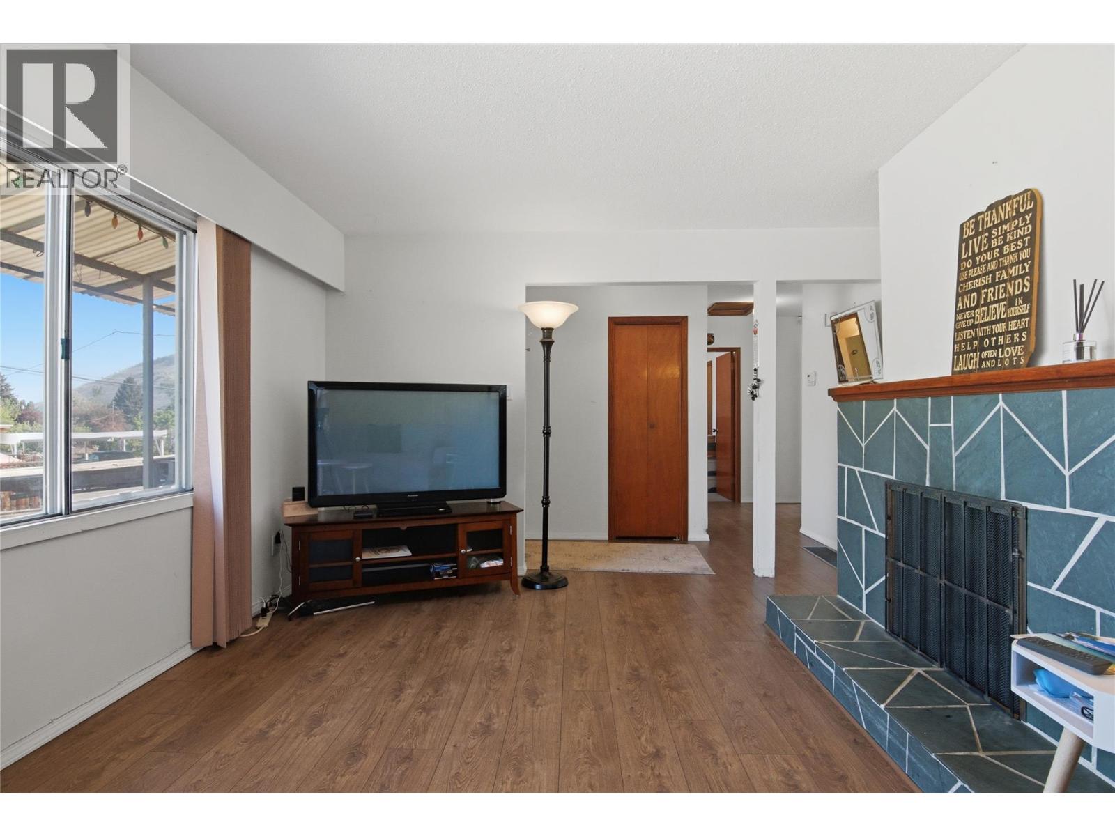 236 Spruce Avenue - 10