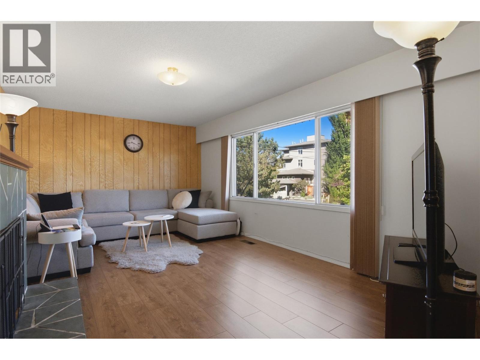236 Spruce Avenue - 12