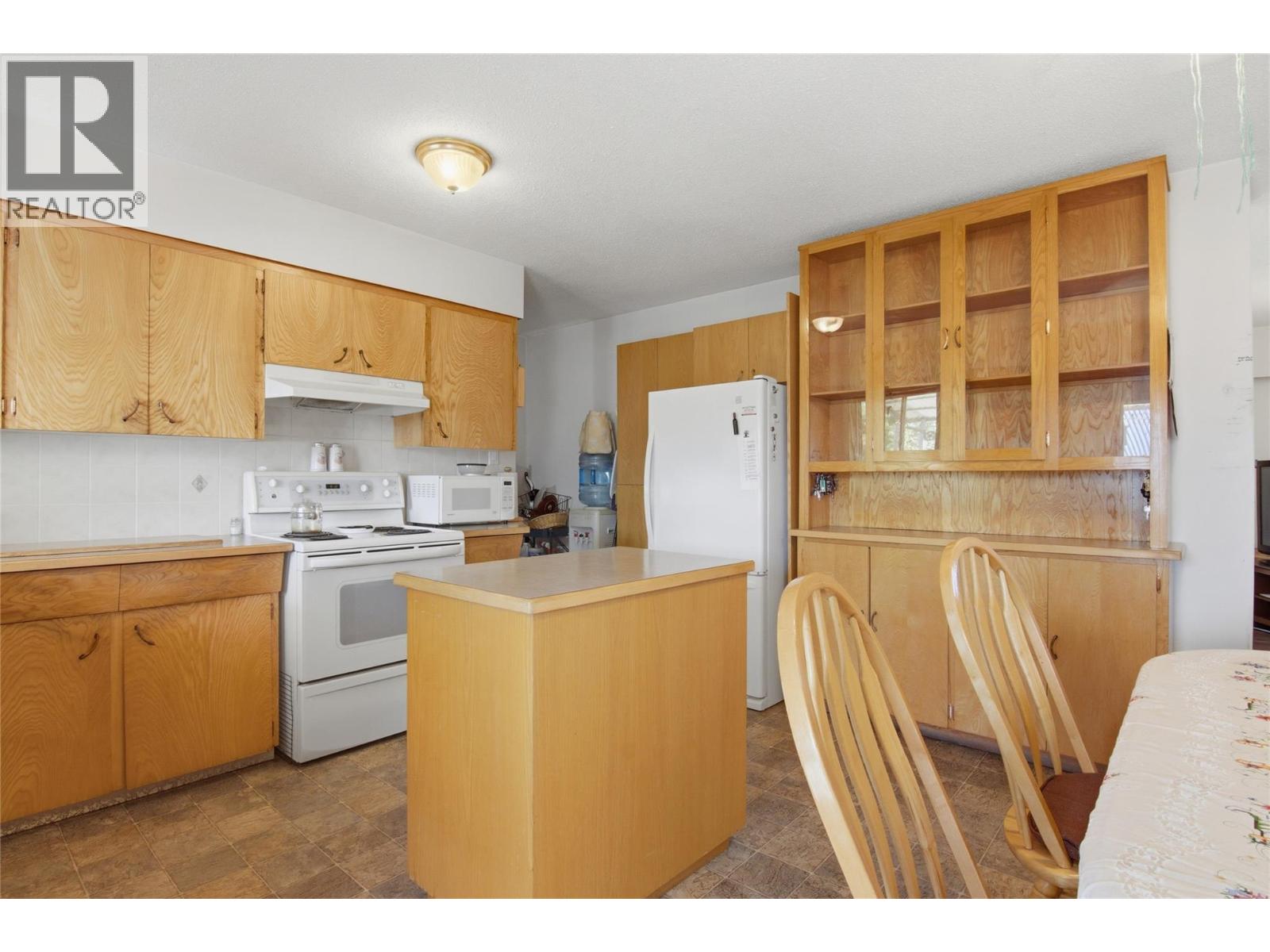 236 Spruce Avenue - 16