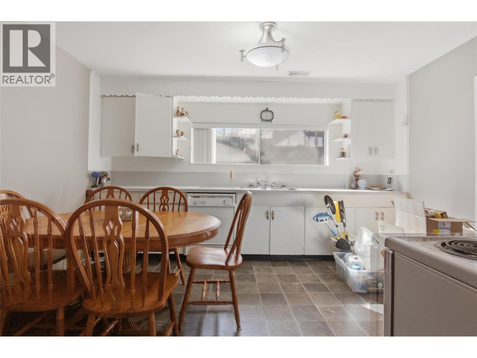 236 Spruce Avenue - 25
