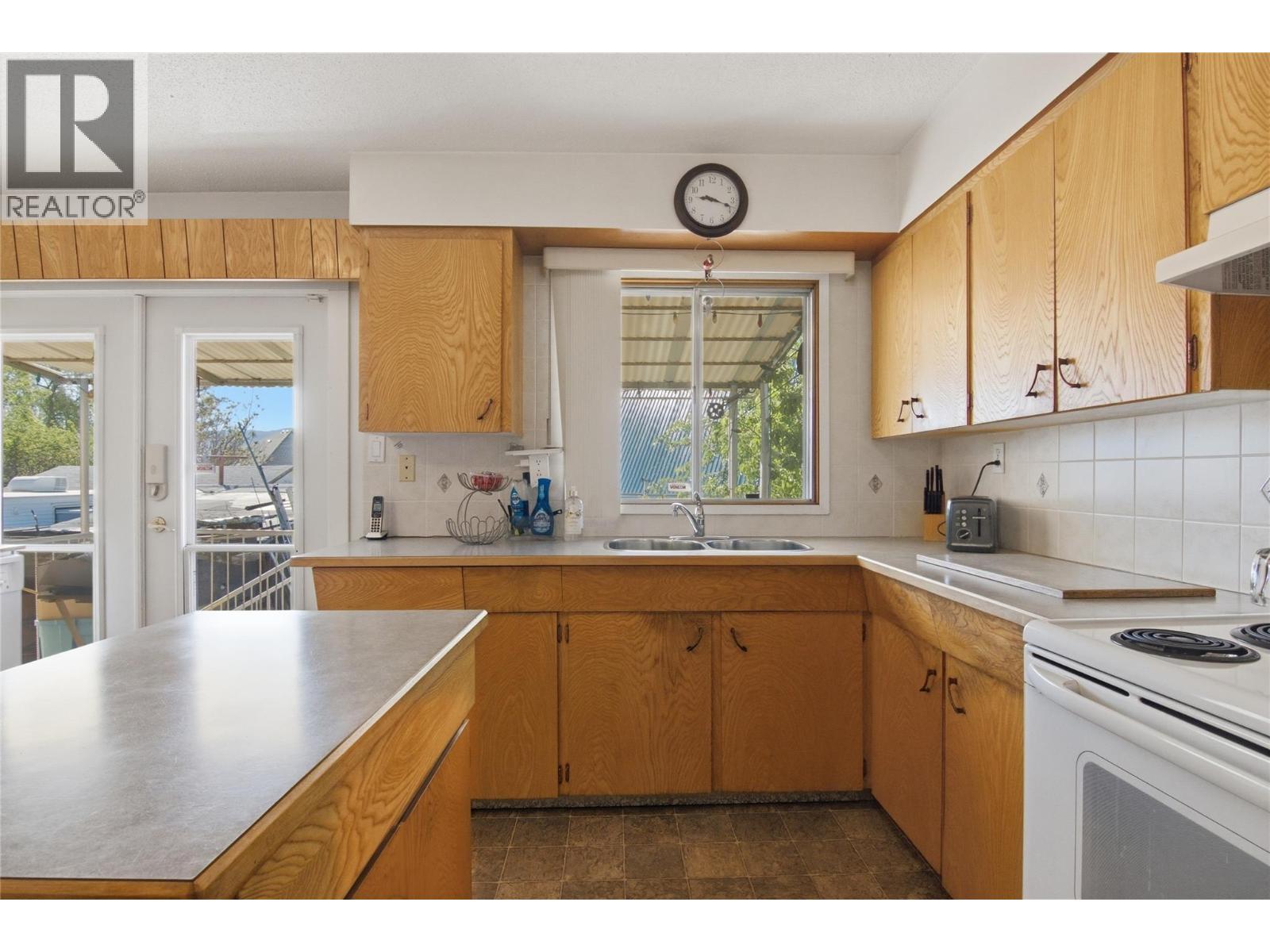 236 Spruce Avenue - 7