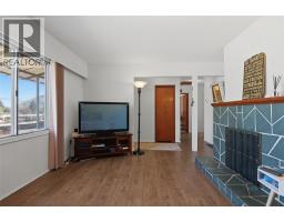 Primary Bedroom - 236 Spruce Avenue, Kamloops, BC V2B1J1 Photo 10
