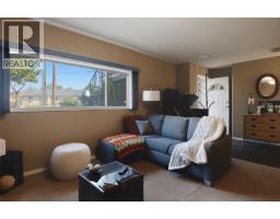 Kitchen - 236 Spruce Avenue, Kamloops, BC V2B1J1 Photo 8