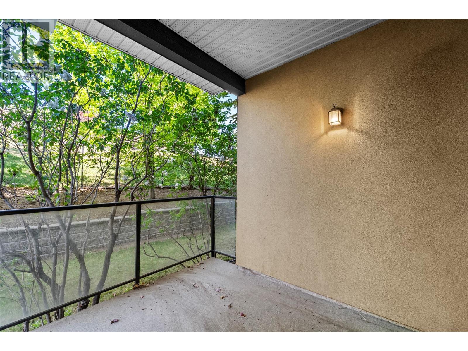 #204 795 McGill Road - 22