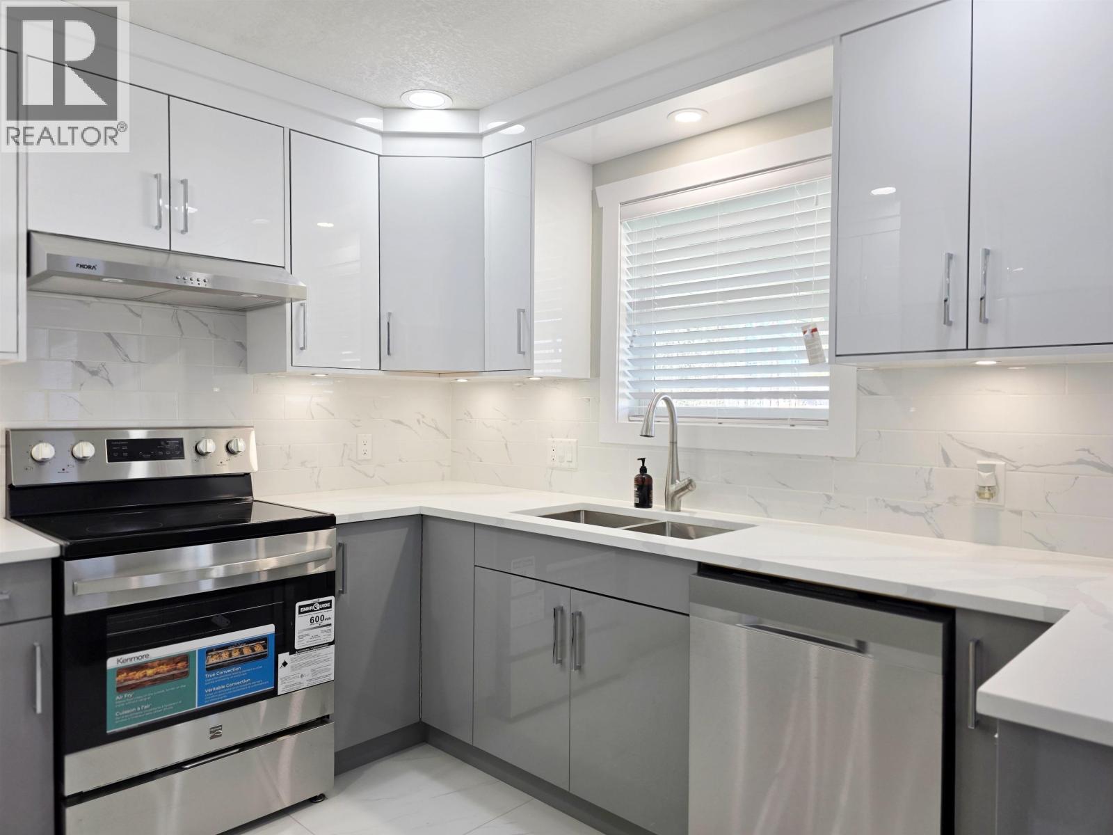 947 LAUREL ROAD - 3