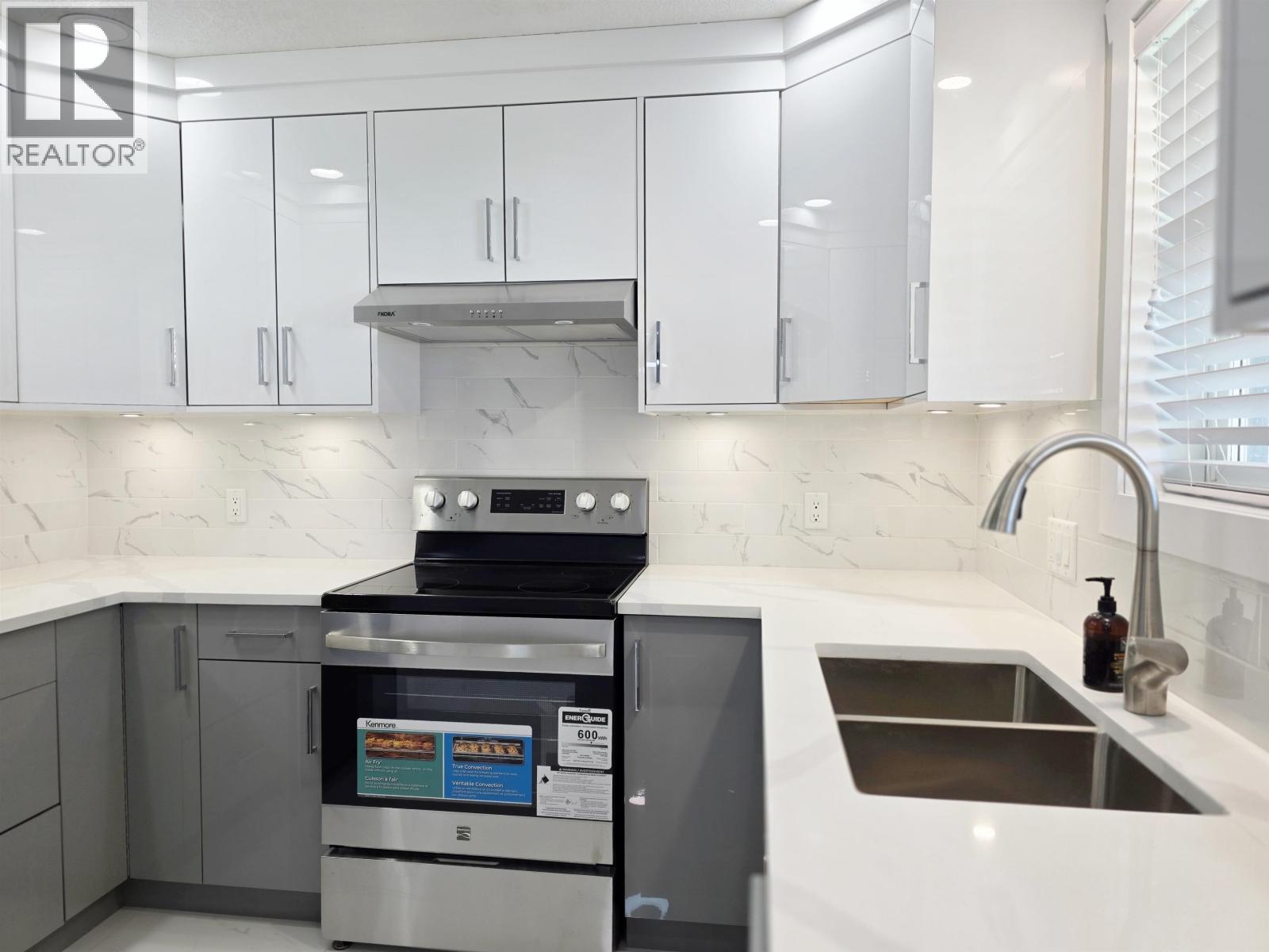 947 LAUREL ROAD - 4