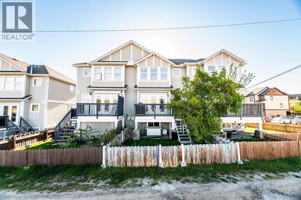 #5 809 10th Avenue - 26