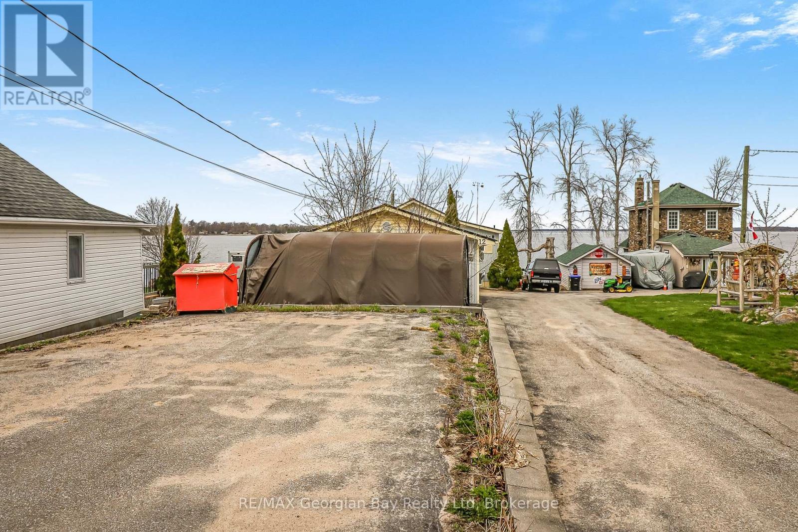 12 ROBINS POINT ROAD - 38