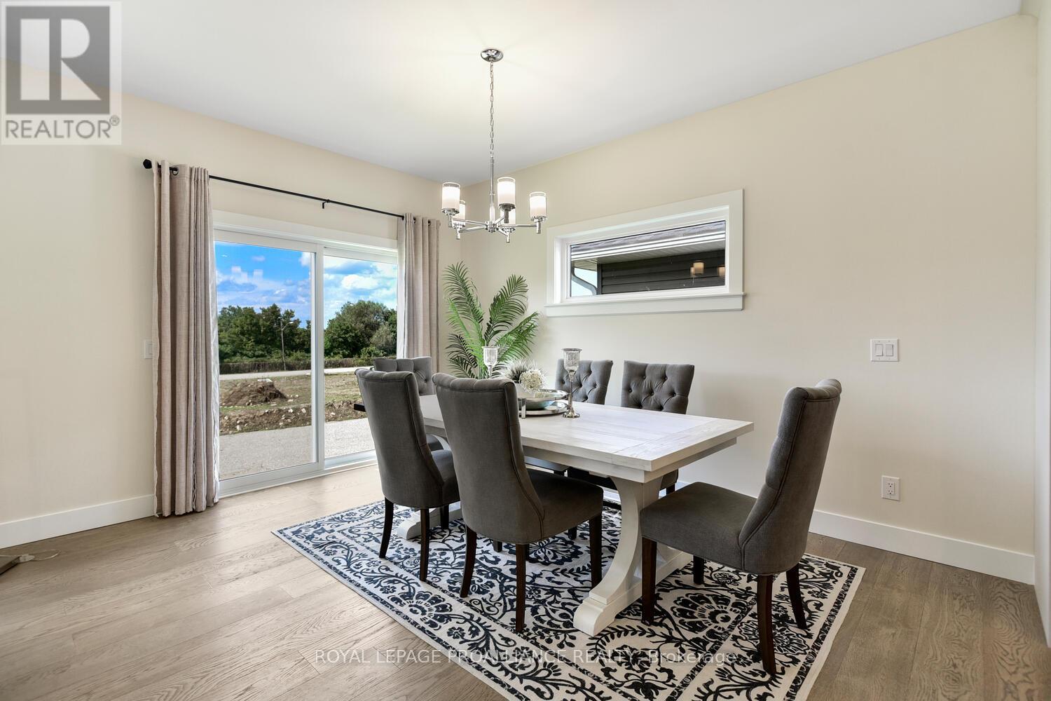 33 DOUGLAS MARSHALL CRESCENT - 12