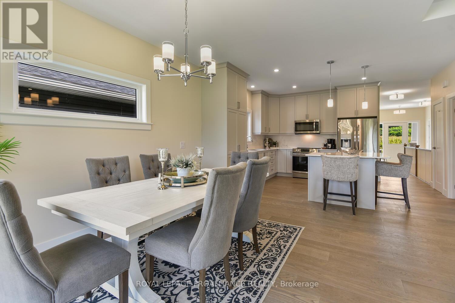 33 DOUGLAS MARSHALL CRESCENT - 14
