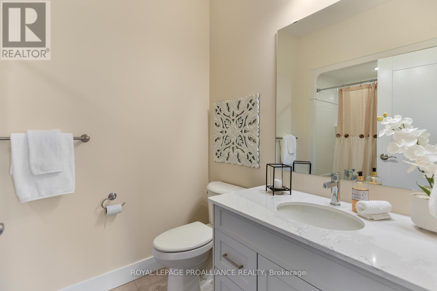 33 DOUGLAS MARSHALL CRESCENT - 21