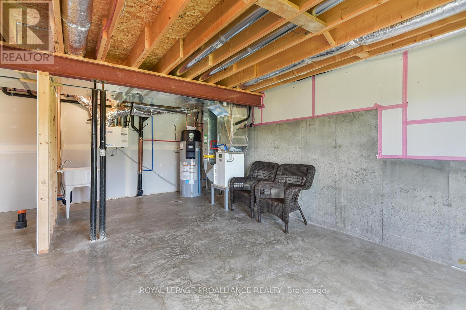 33 DOUGLAS MARSHALL CRESCENT - 23