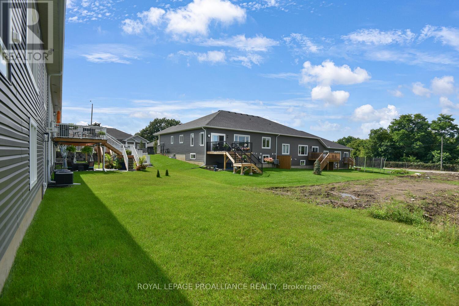 33 DOUGLAS MARSHALL CRESCENT - 25