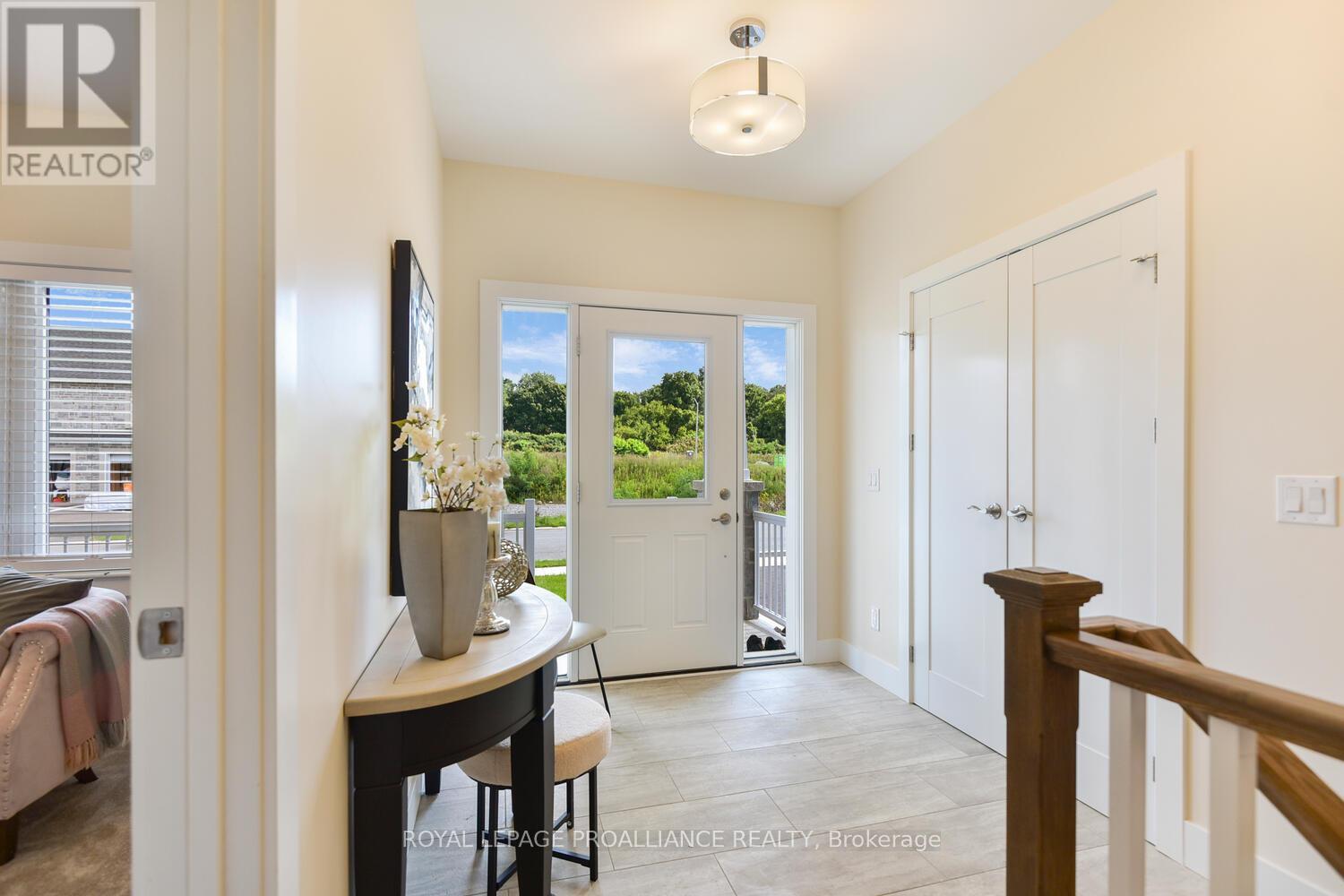 33 DOUGLAS MARSHALL CRESCENT - 7