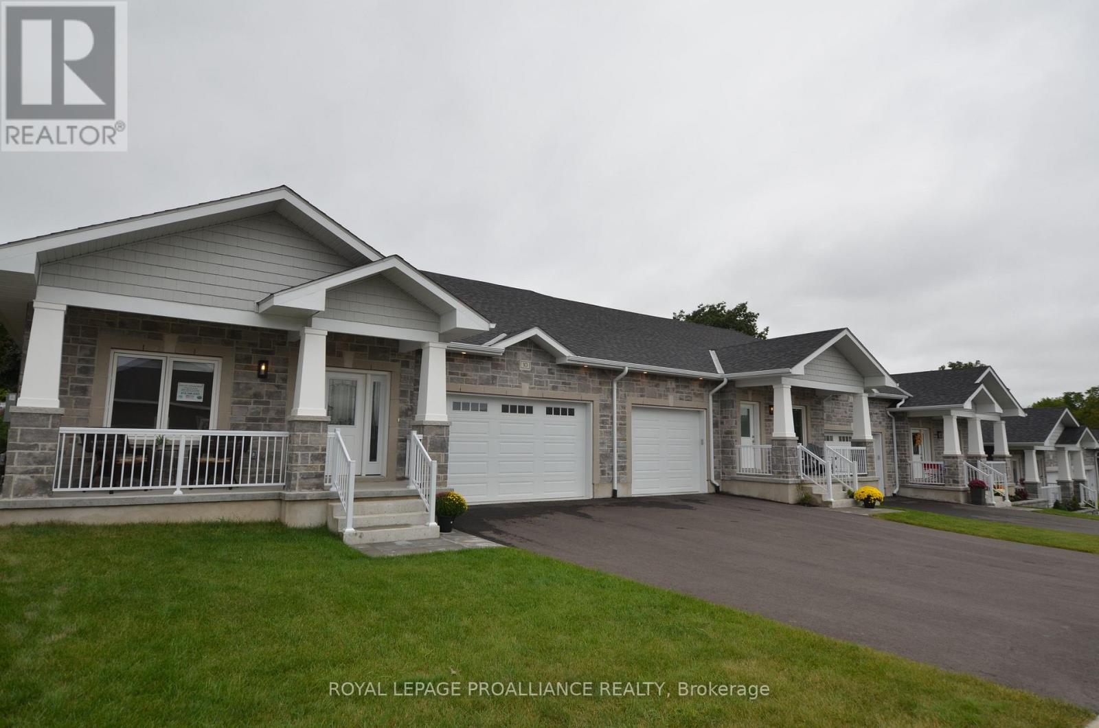 31 DOUGLAS MARSHALL CRESCENT - 1