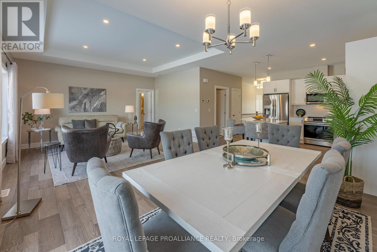 31 DOUGLAS MARSHALL CRESCENT - 16
