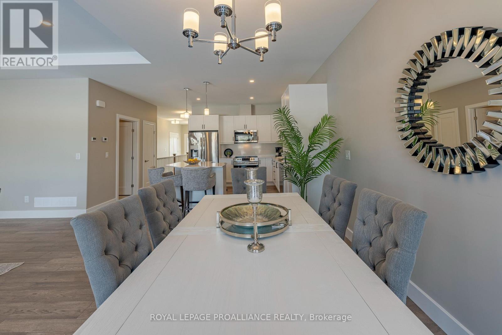31 DOUGLAS MARSHALL CRESCENT - 17