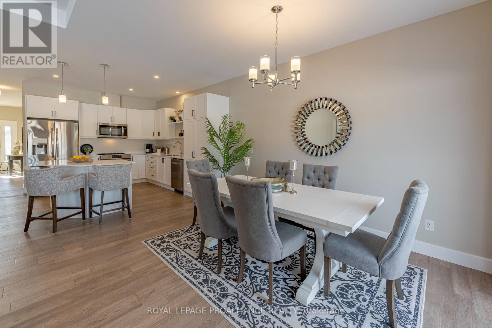 31 DOUGLAS MARSHALL CRESCENT - 18