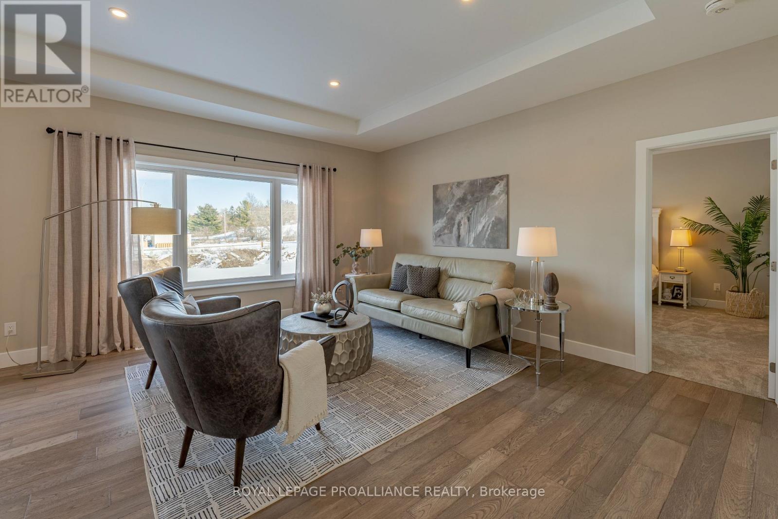 31 DOUGLAS MARSHALL CRESCENT - 20