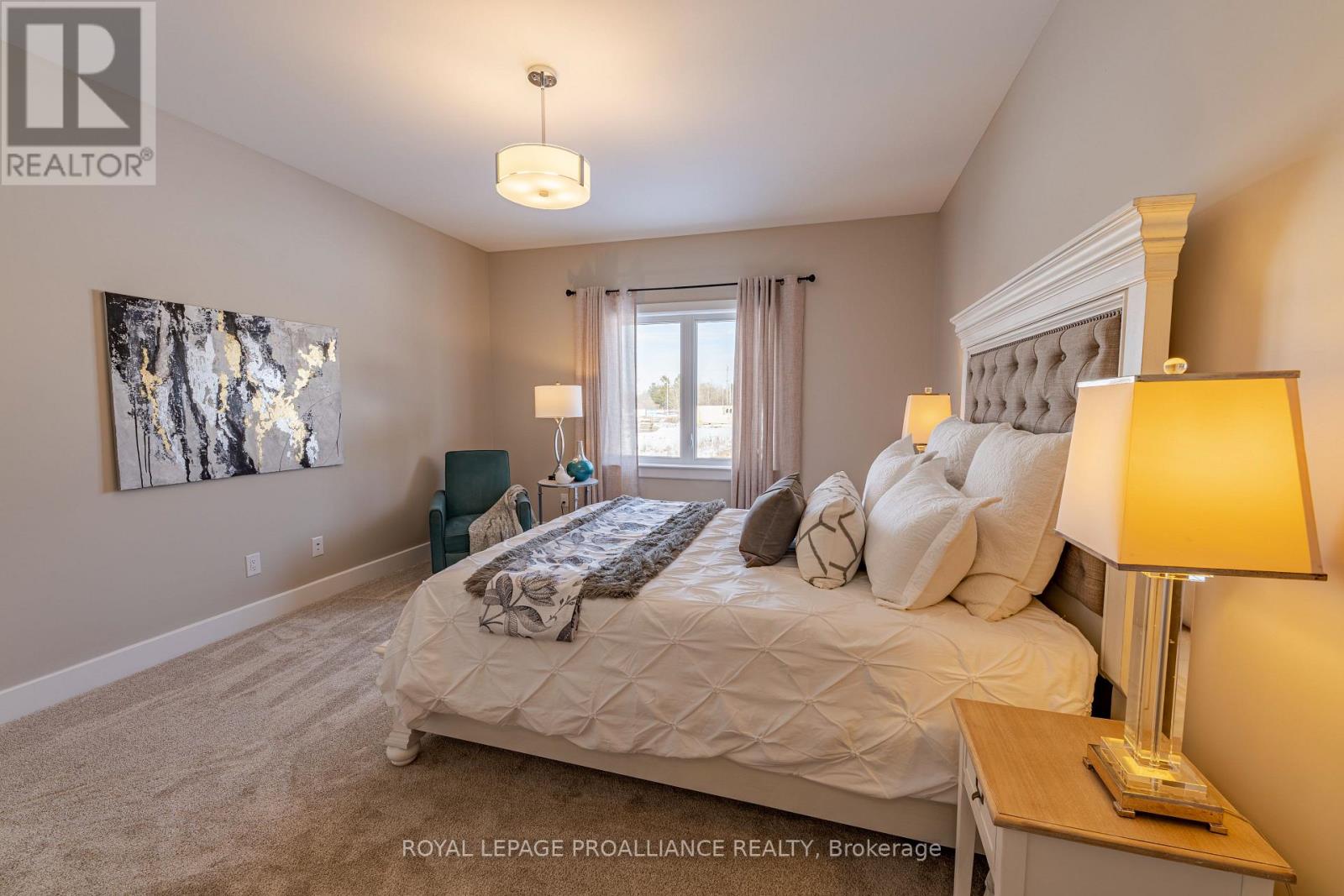 31 DOUGLAS MARSHALL CRESCENT - 22
