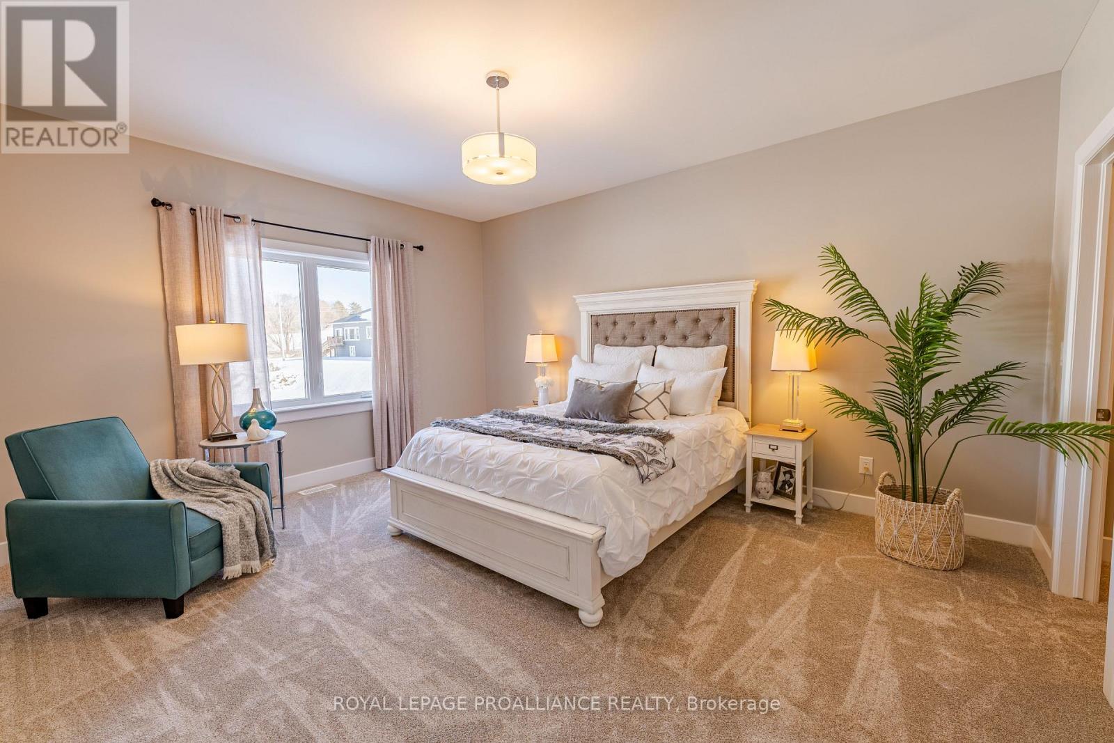 31 DOUGLAS MARSHALL CRESCENT - 23