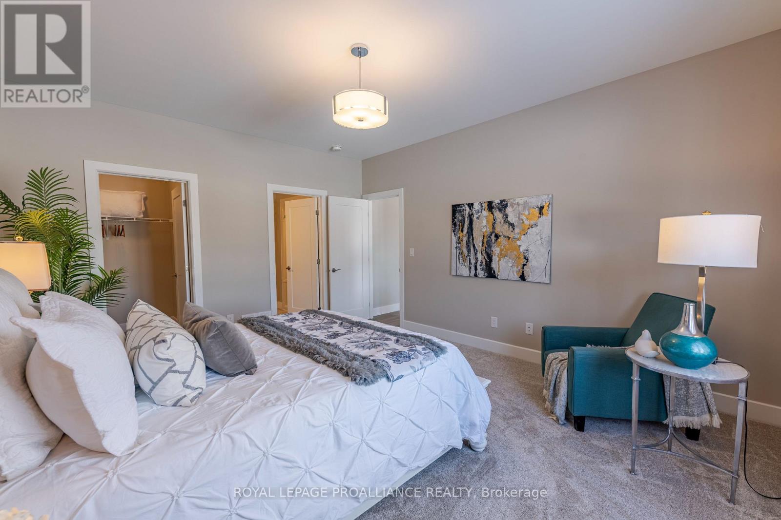 31 DOUGLAS MARSHALL CRESCENT - 24