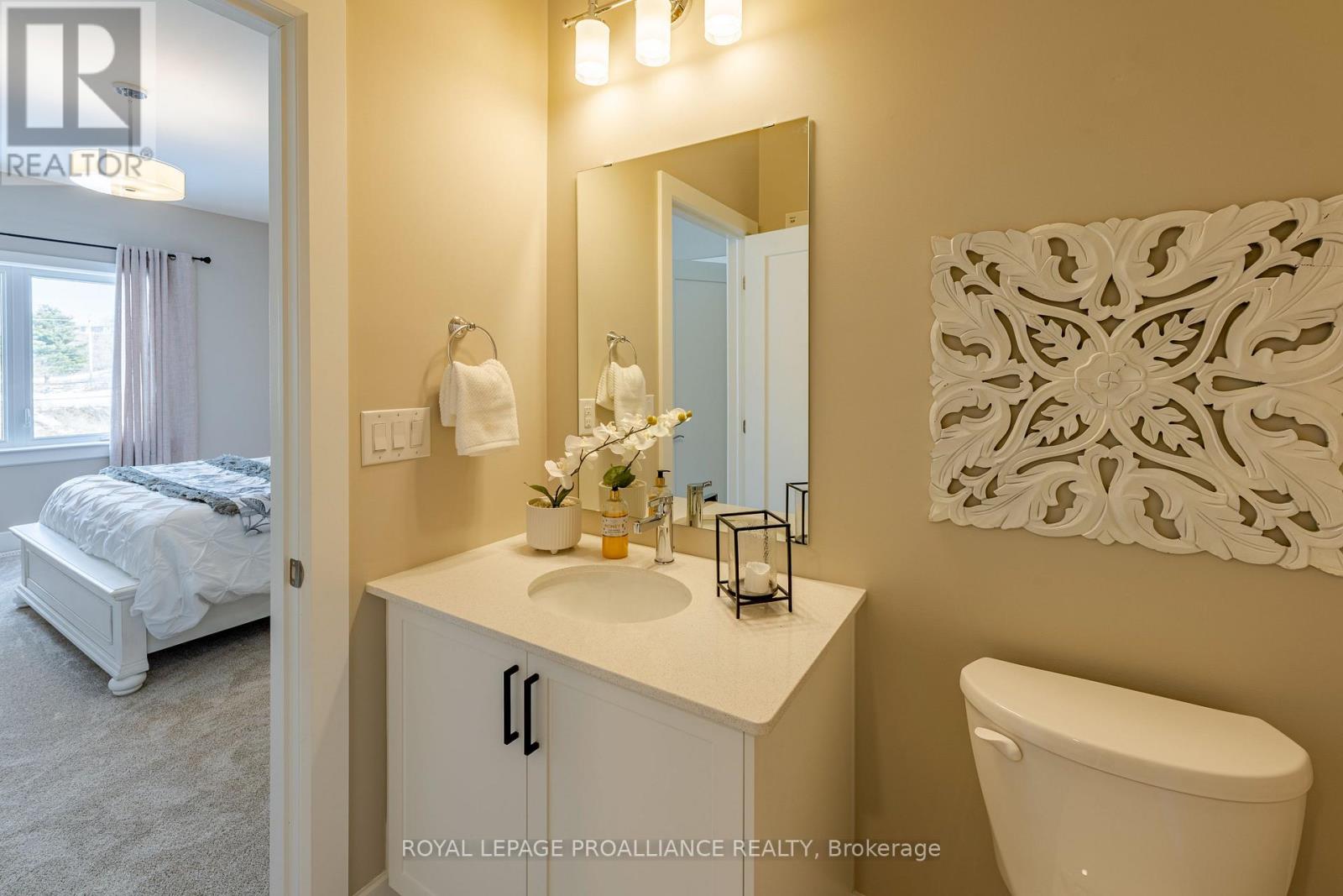 31 DOUGLAS MARSHALL CRESCENT - 26