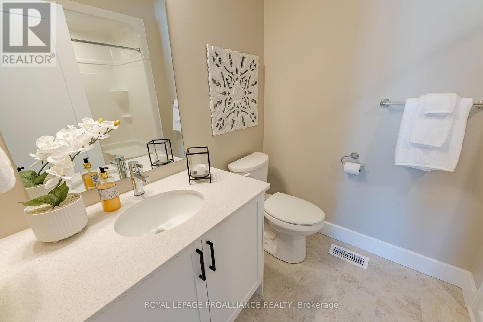 31 DOUGLAS MARSHALL CRESCENT - 5