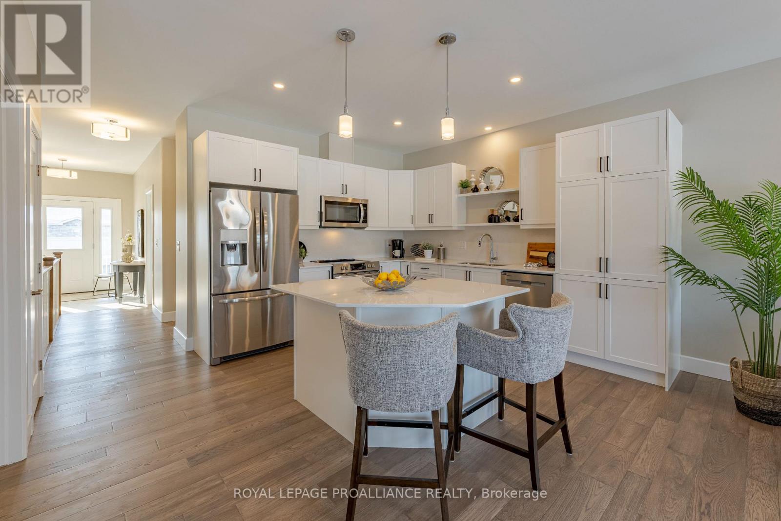 31 DOUGLAS MARSHALL CRESCENT - 7