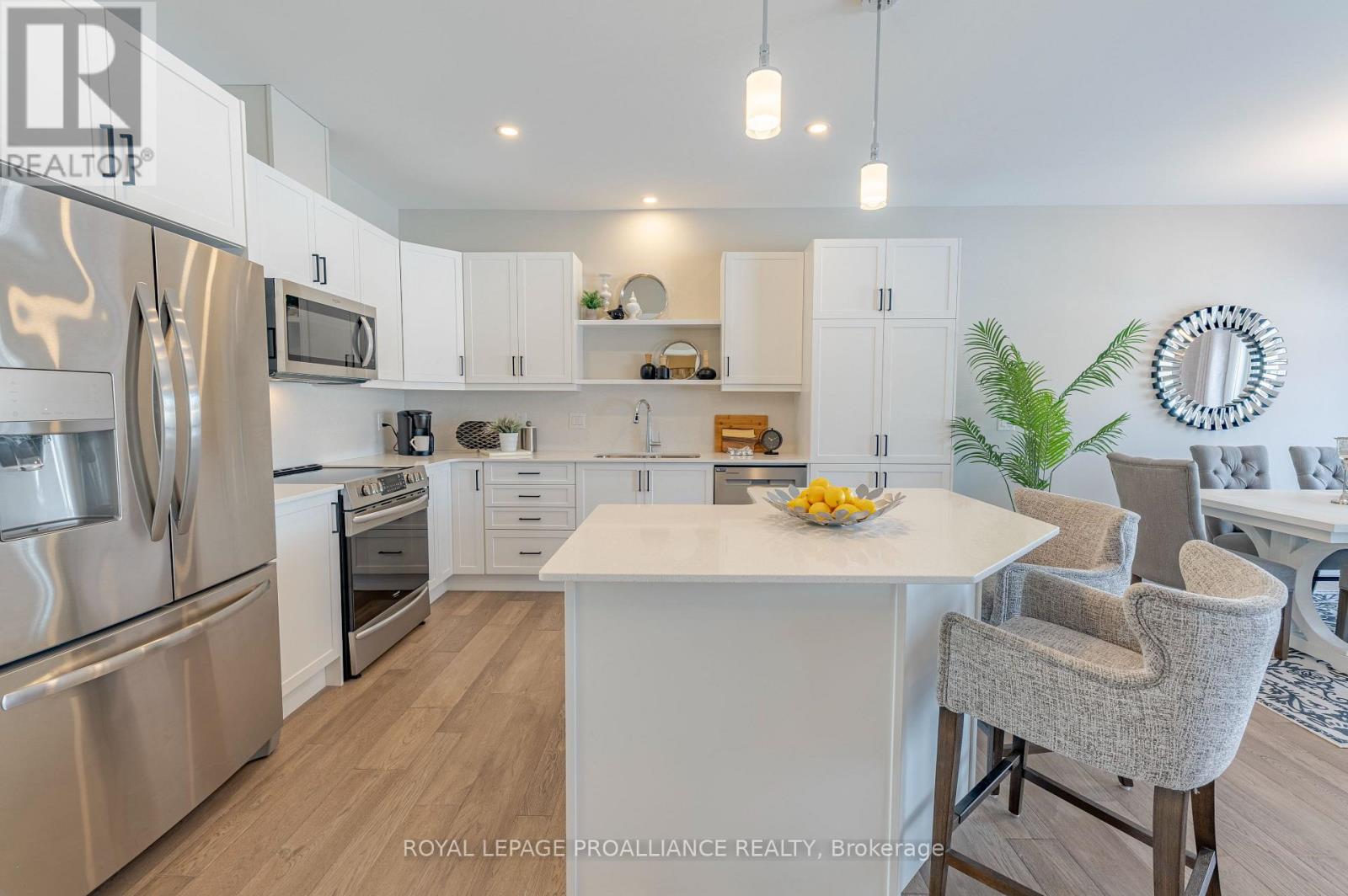 31 DOUGLAS MARSHALL CRESCENT - 8