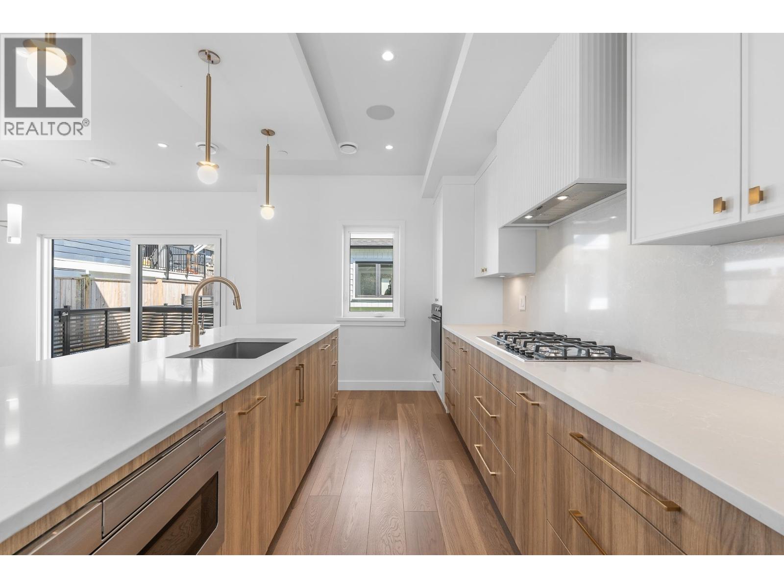 1 1860 MOORE AVENUE, Burnaby