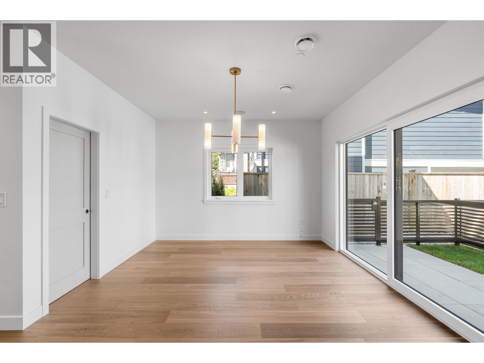 1 1860 MOORE AVENUE, Burnaby