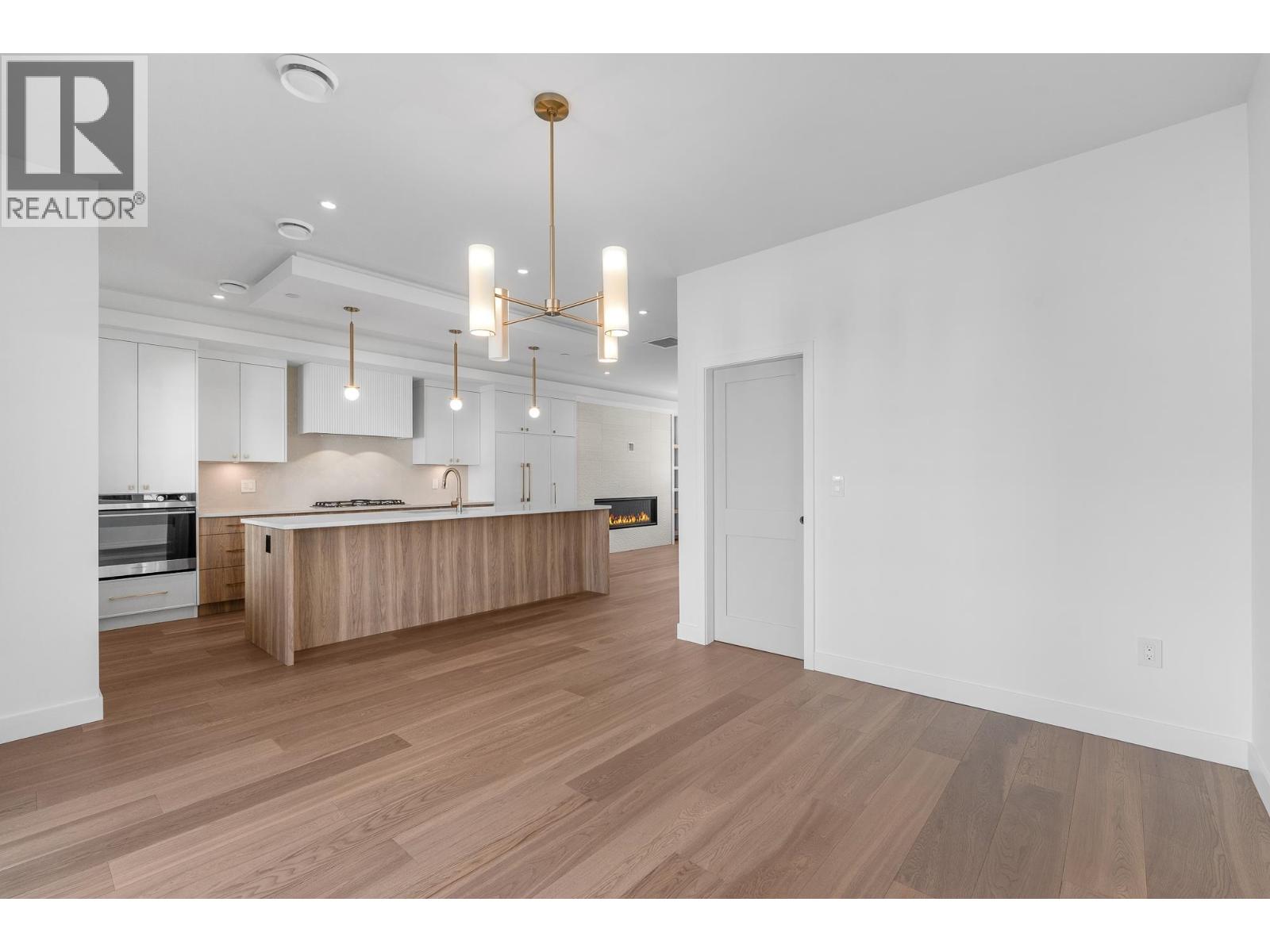 1 1860 MOORE AVENUE, Burnaby