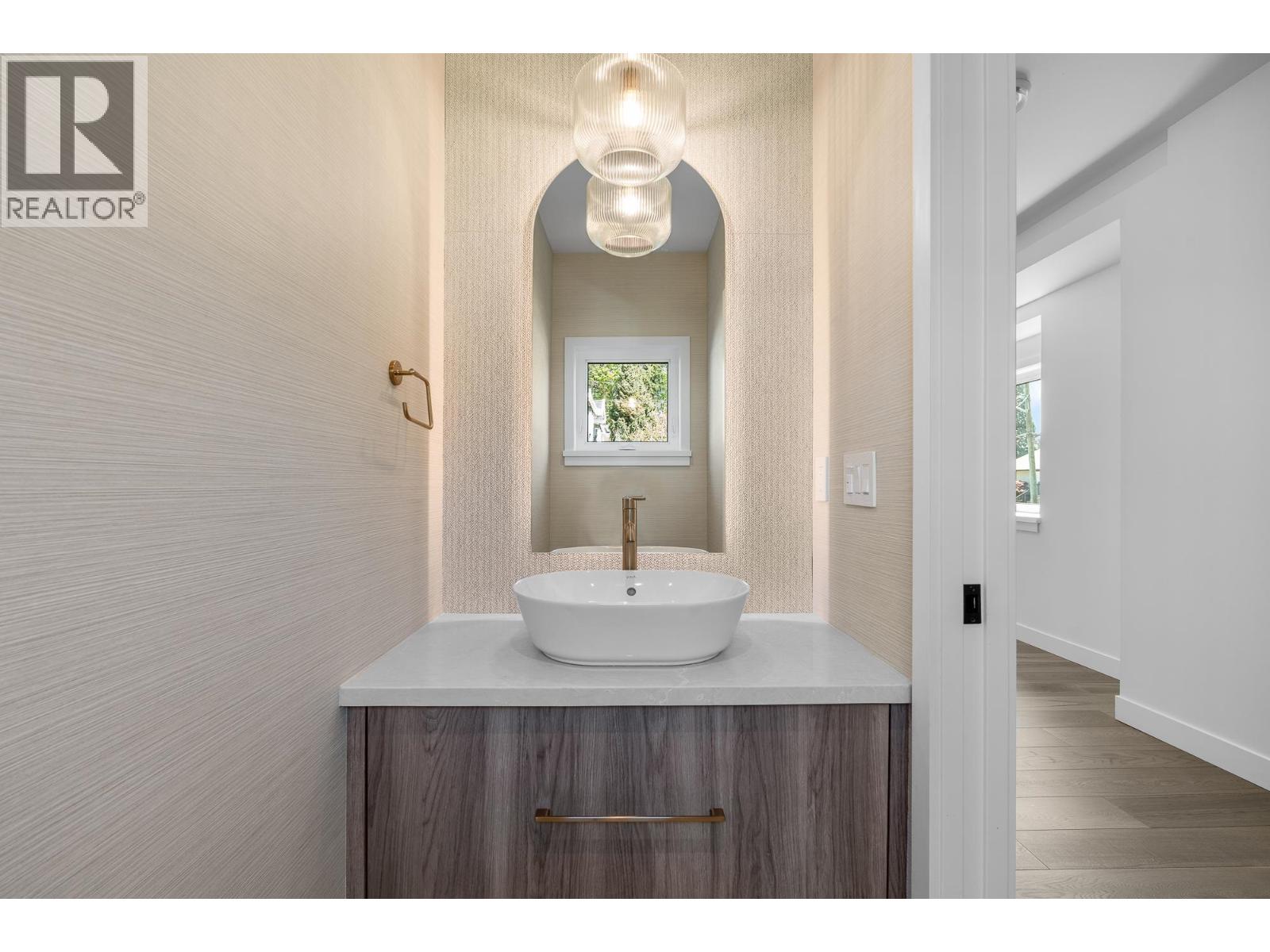 1 1860 MOORE AVENUE, Burnaby