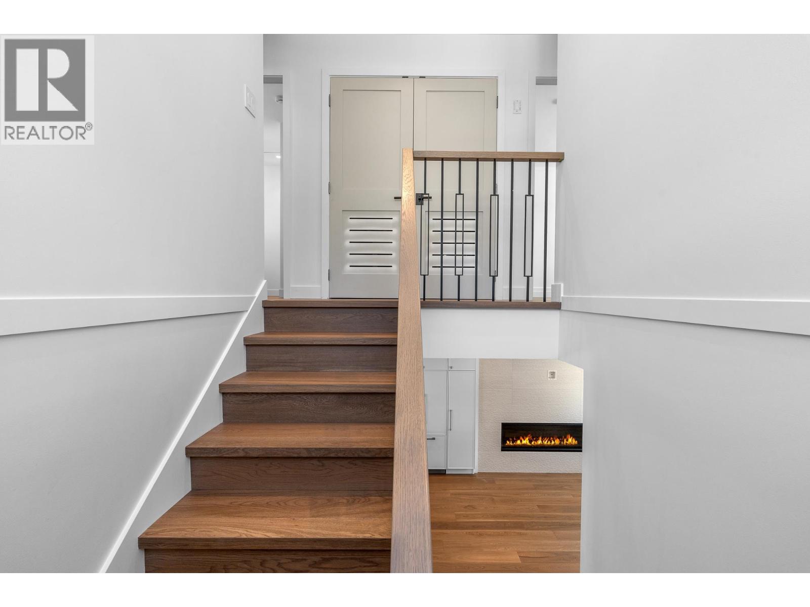 1 1860 MOORE AVENUE, Burnaby