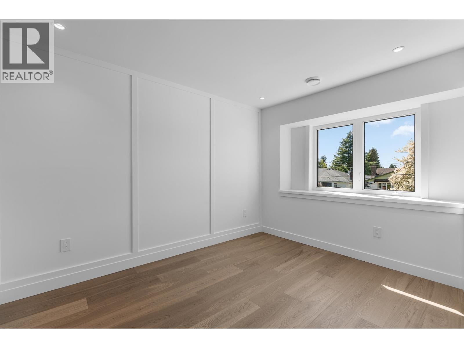 1 1860 MOORE AVENUE, Burnaby