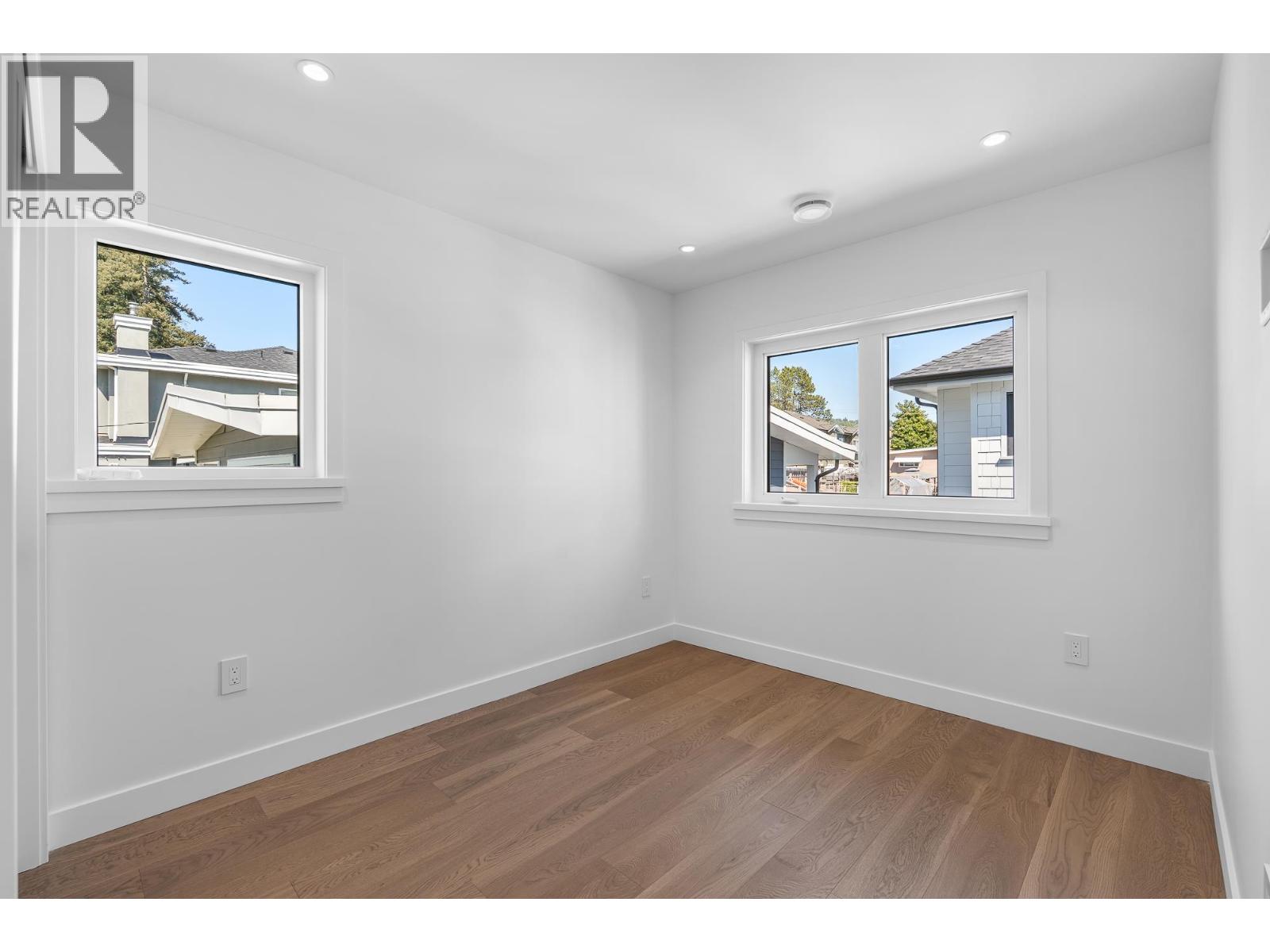 1 1860 MOORE AVENUE, Burnaby