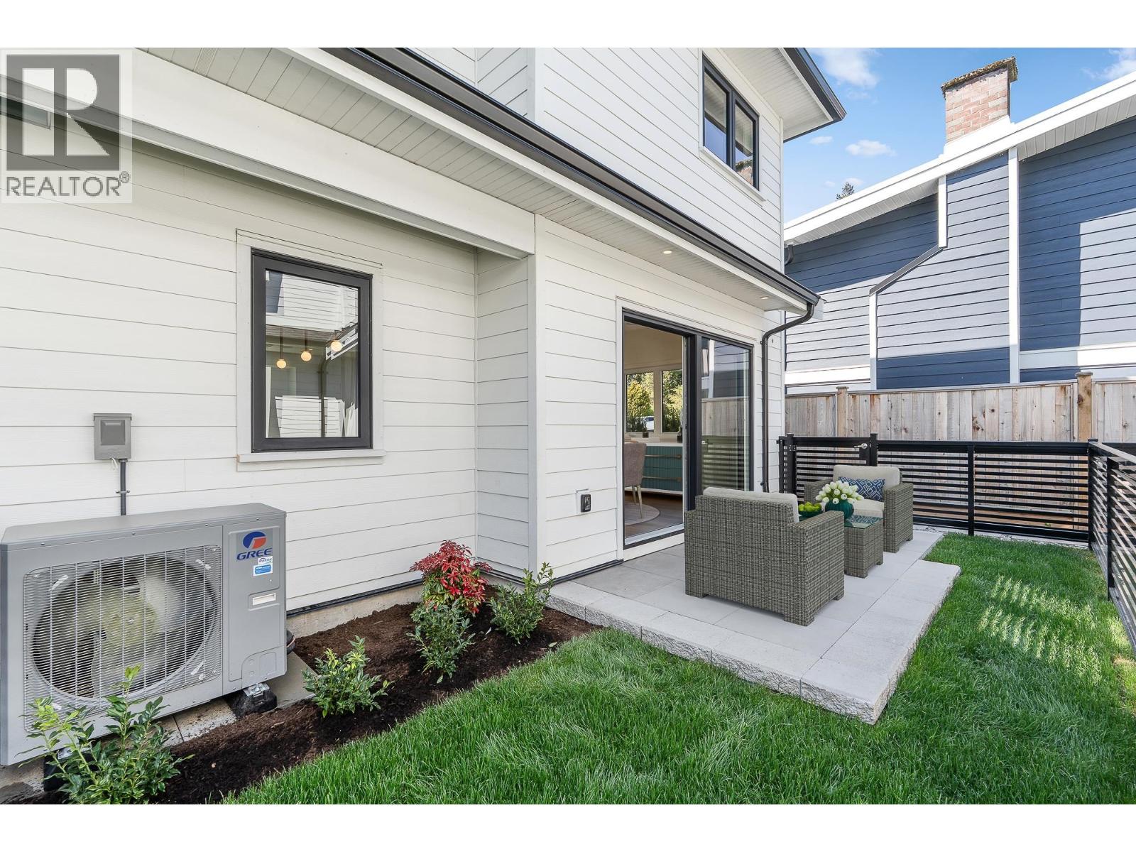 1 1860 MOORE AVENUE, Burnaby