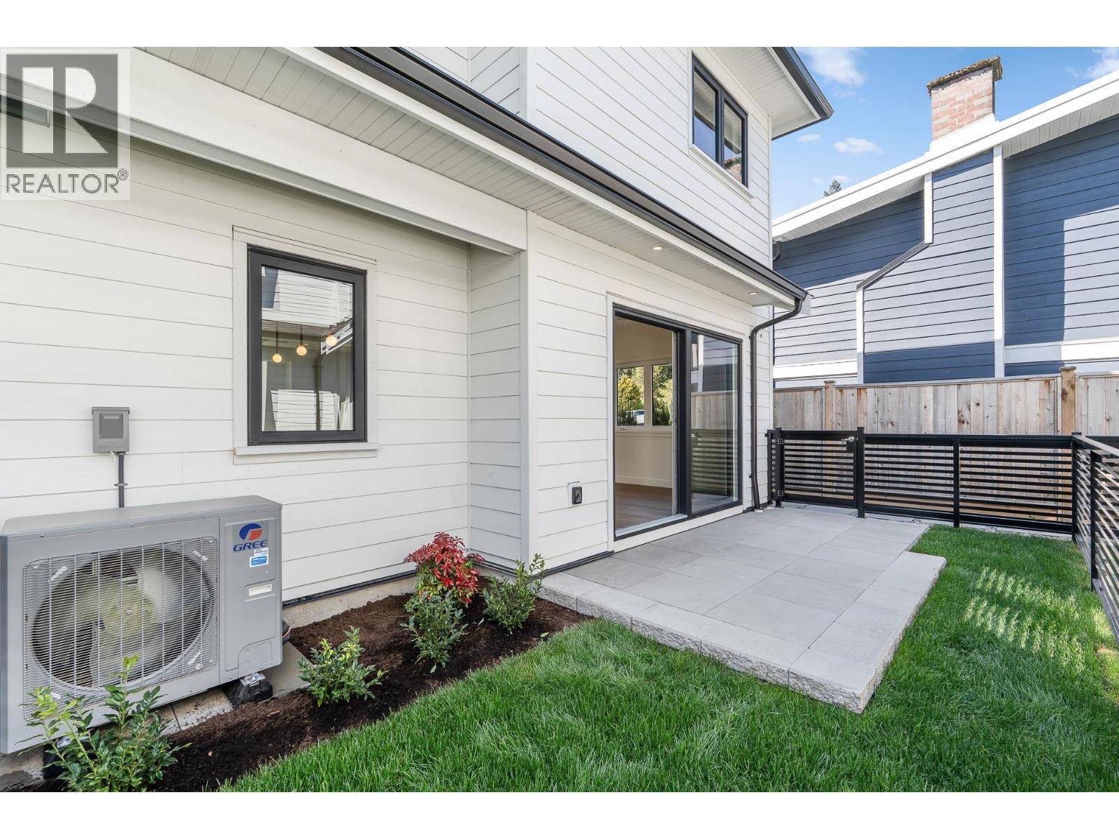 1 1860 MOORE AVENUE, Burnaby