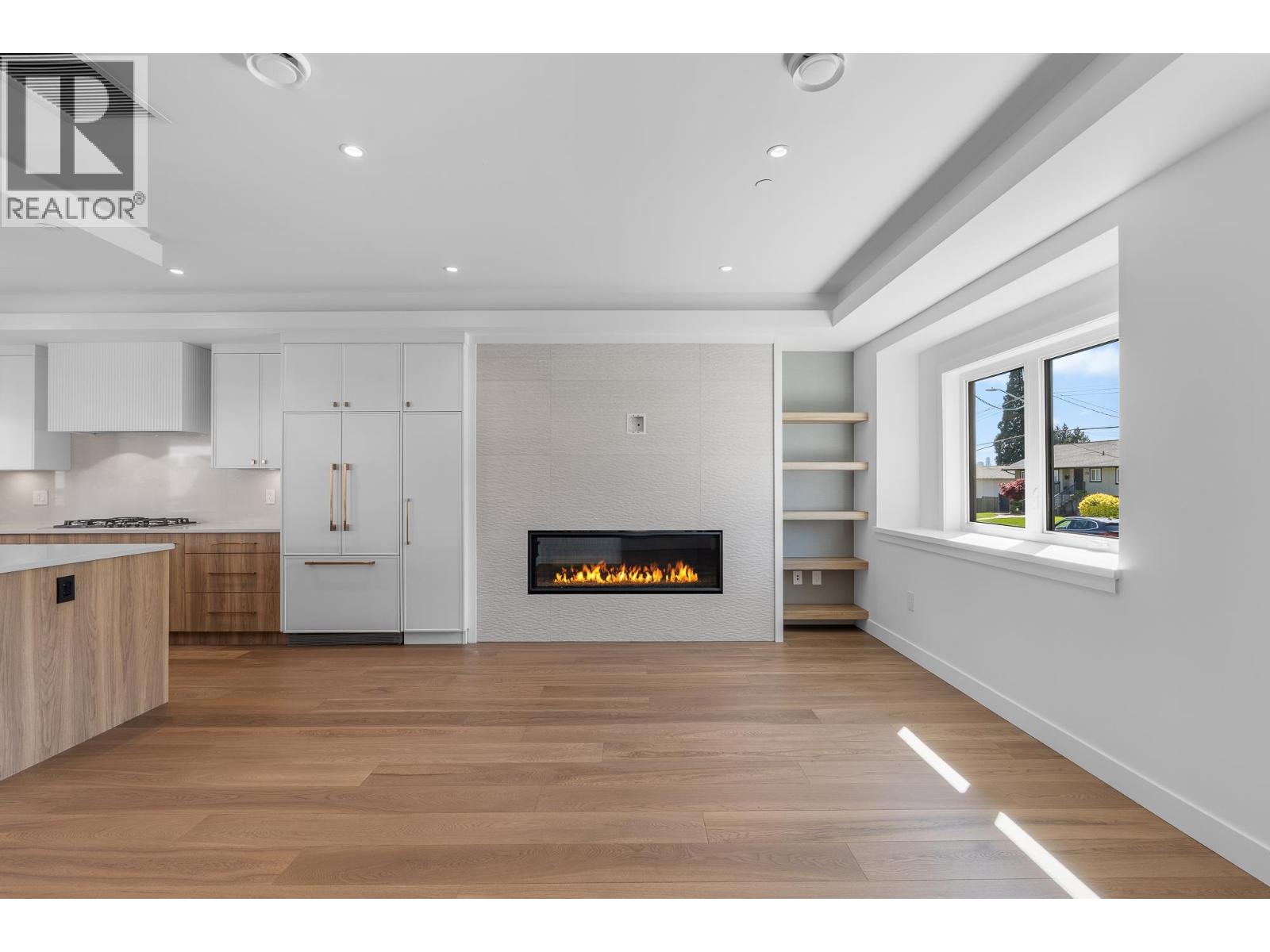 1 1860 MOORE AVENUE, Burnaby
