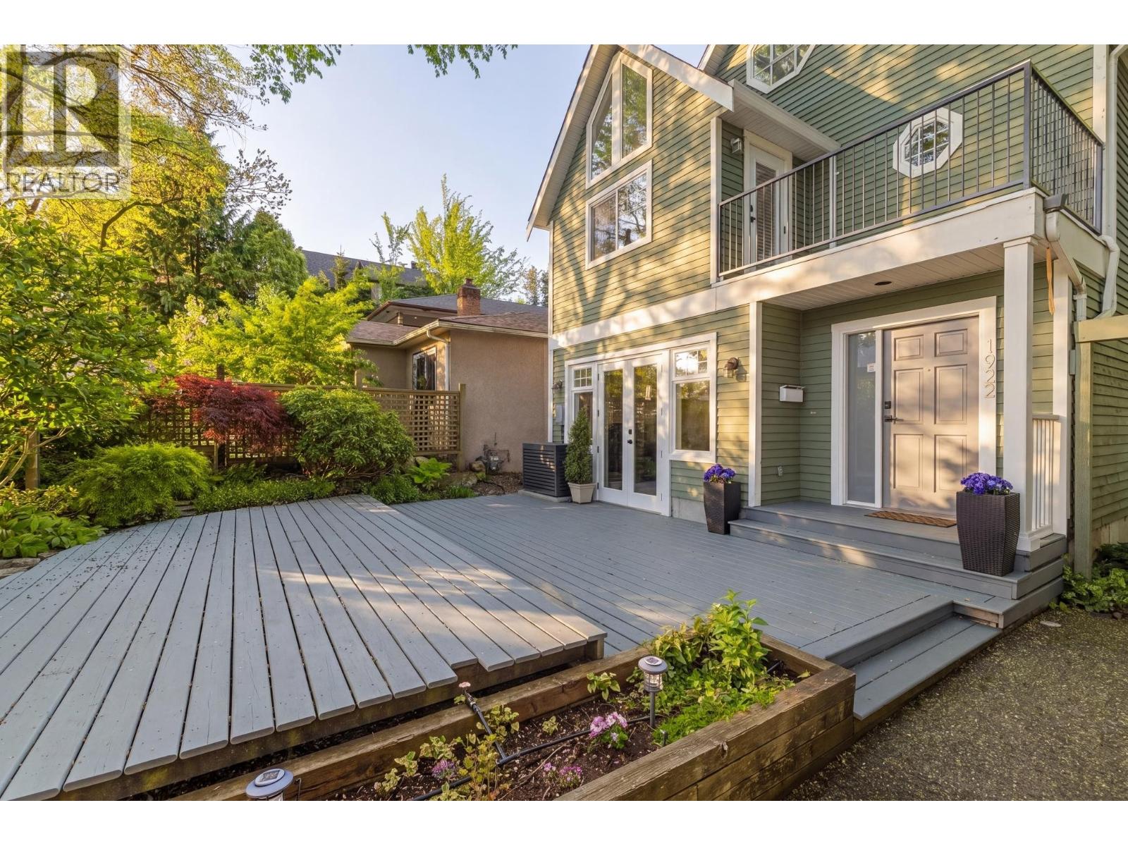 1922 E 6TH AVENUE, Vancouver