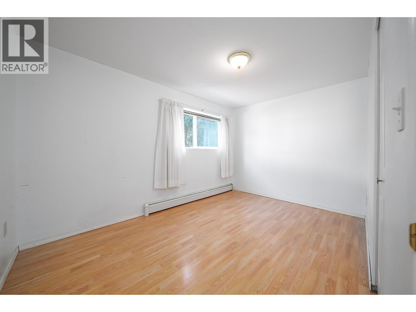 5 Bed, 3 Bath House for Sale in Burnaby – 951 EVERETT CRESCENT, Burnaby - Image 12