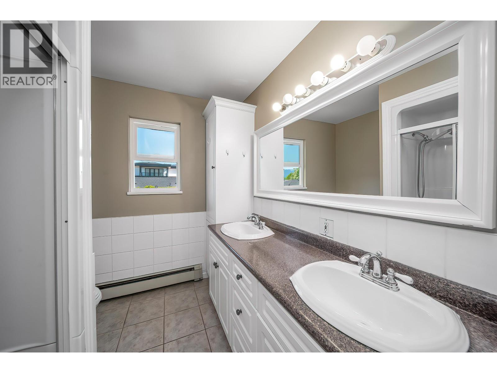 5 Bed, 3 Bath House for Sale in Burnaby – 951 EVERETT CRESCENT, Burnaby - Image 23
