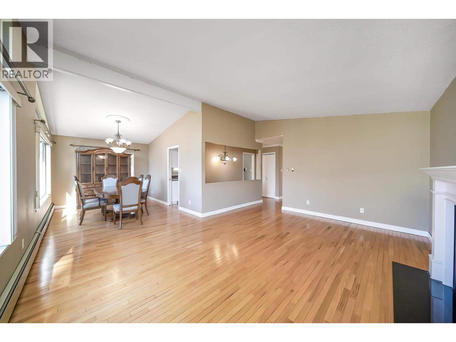5 Bed, 3 Bath House for Sale in Burnaby – 951 EVERETT CRESCENT, Burnaby - Image 32