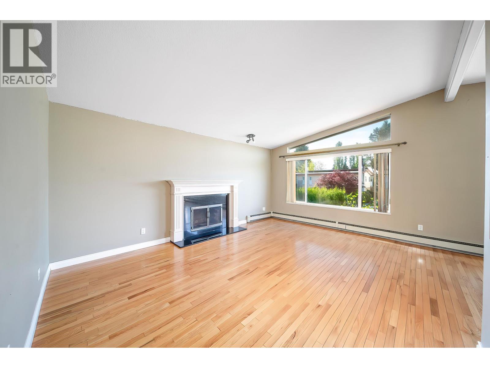 5 Bed, 3 Bath House for Sale in Burnaby – 951 EVERETT CRESCENT, Burnaby - Image 11