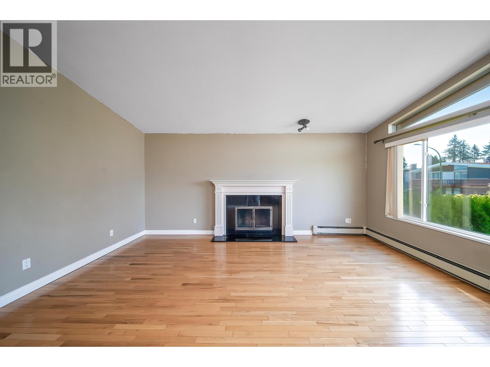 5 Bed, 3 Bath House for Sale in Burnaby – 951 EVERETT CRESCENT, Burnaby - Image 15