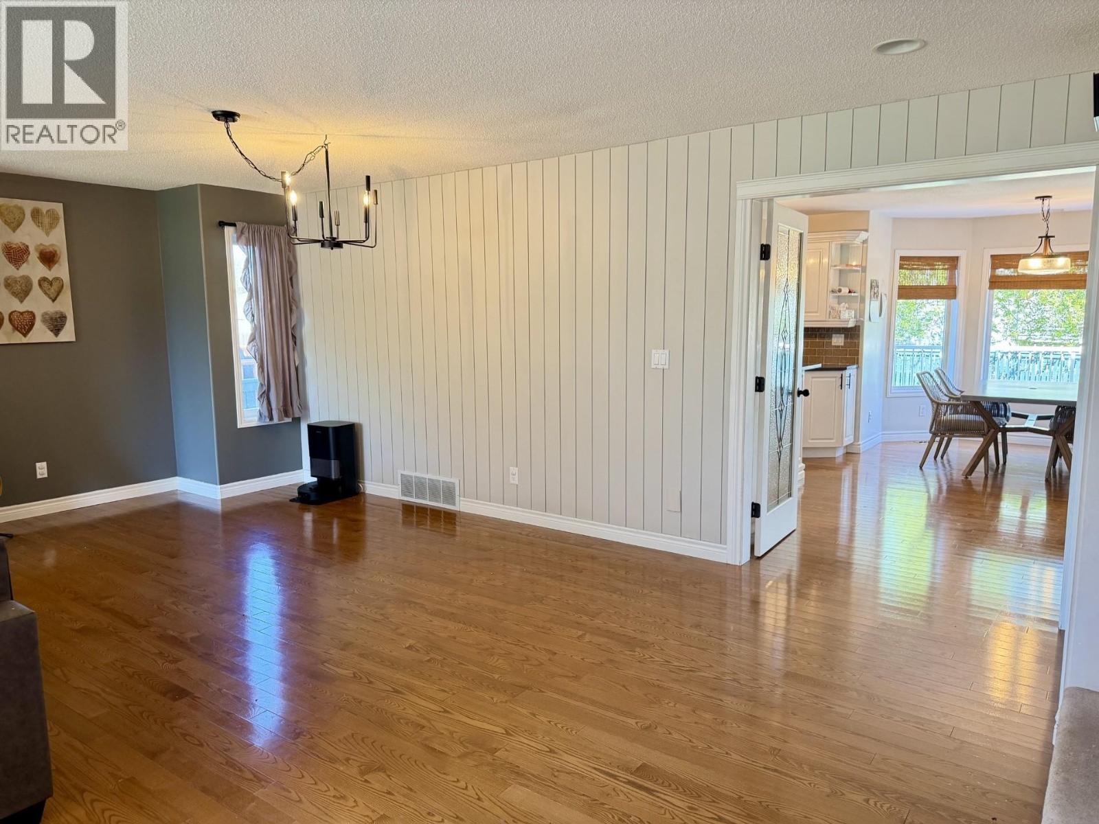 729 SANDY BEACH ROAD - 24