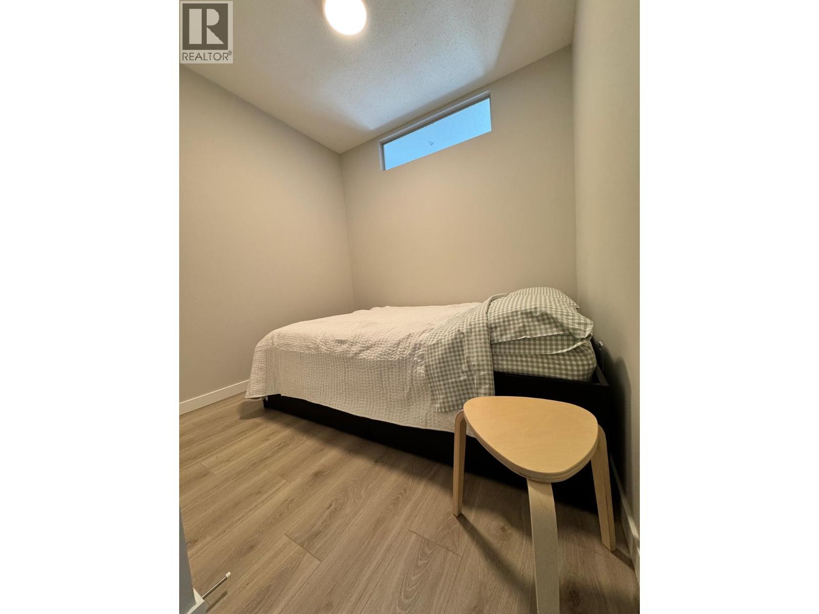 410 110 E 17TH STREET, North Vancouver