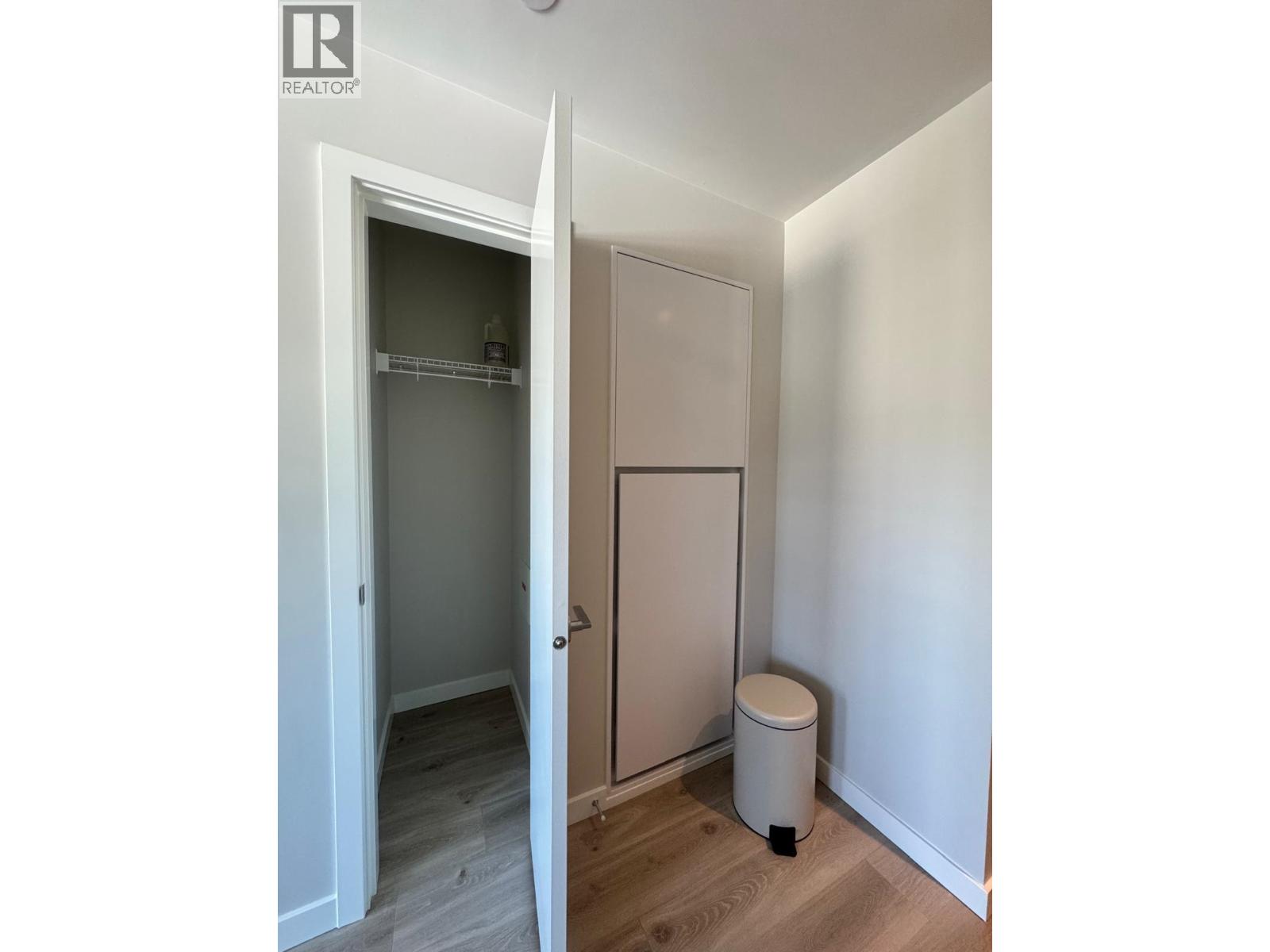 410 110 E 17TH STREET, North Vancouver